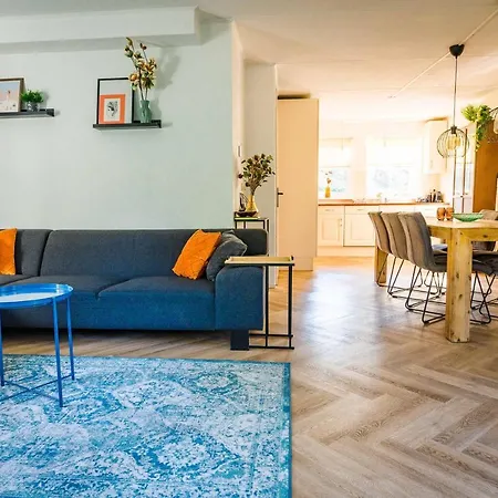 Luxe In Het Bos Met Jacuzzi En Sauna Ferienhaus