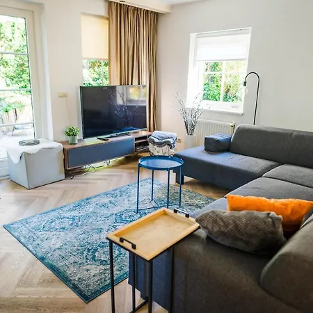 Holiday home Luxe In Het Bos Met Jacuzzi En Sauna Lunteren