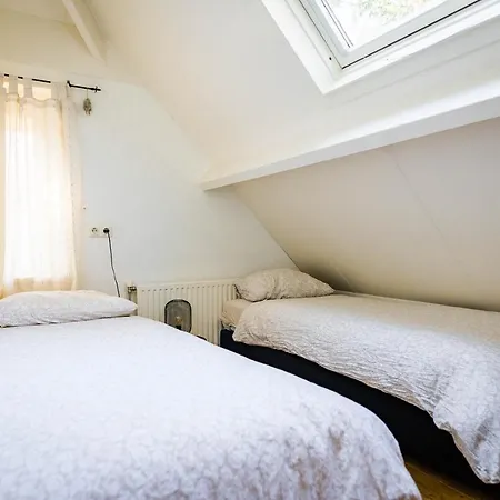 度假居 In Het Bos Met Jacuzzi En Sauna