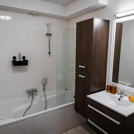 度假居 In Het Bos Met Jacuzzi En Sauna *