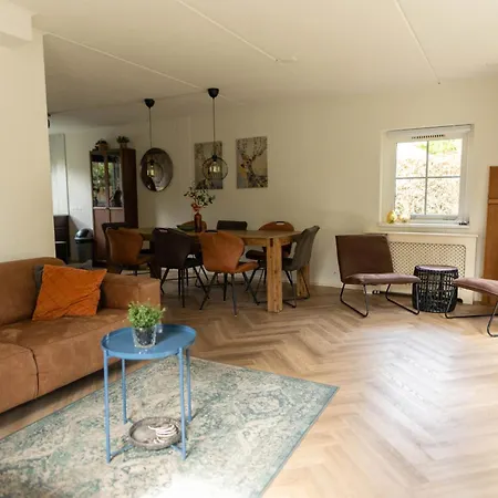 In Het Bos Met Jacuzzi En Sauna