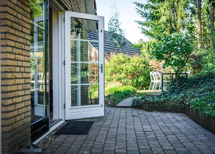 In Het Bos Met Jacuzzi En Sauna Ferienhaus