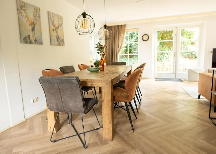 In Het Bos Met Jacuzzi En Sauna Lunteren