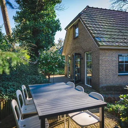 펜션 In Het Bos Met Jacuzzi En Sauna